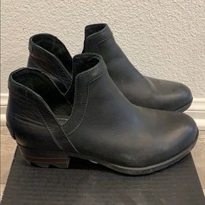 Sorel Lolla Cut Out Bootie